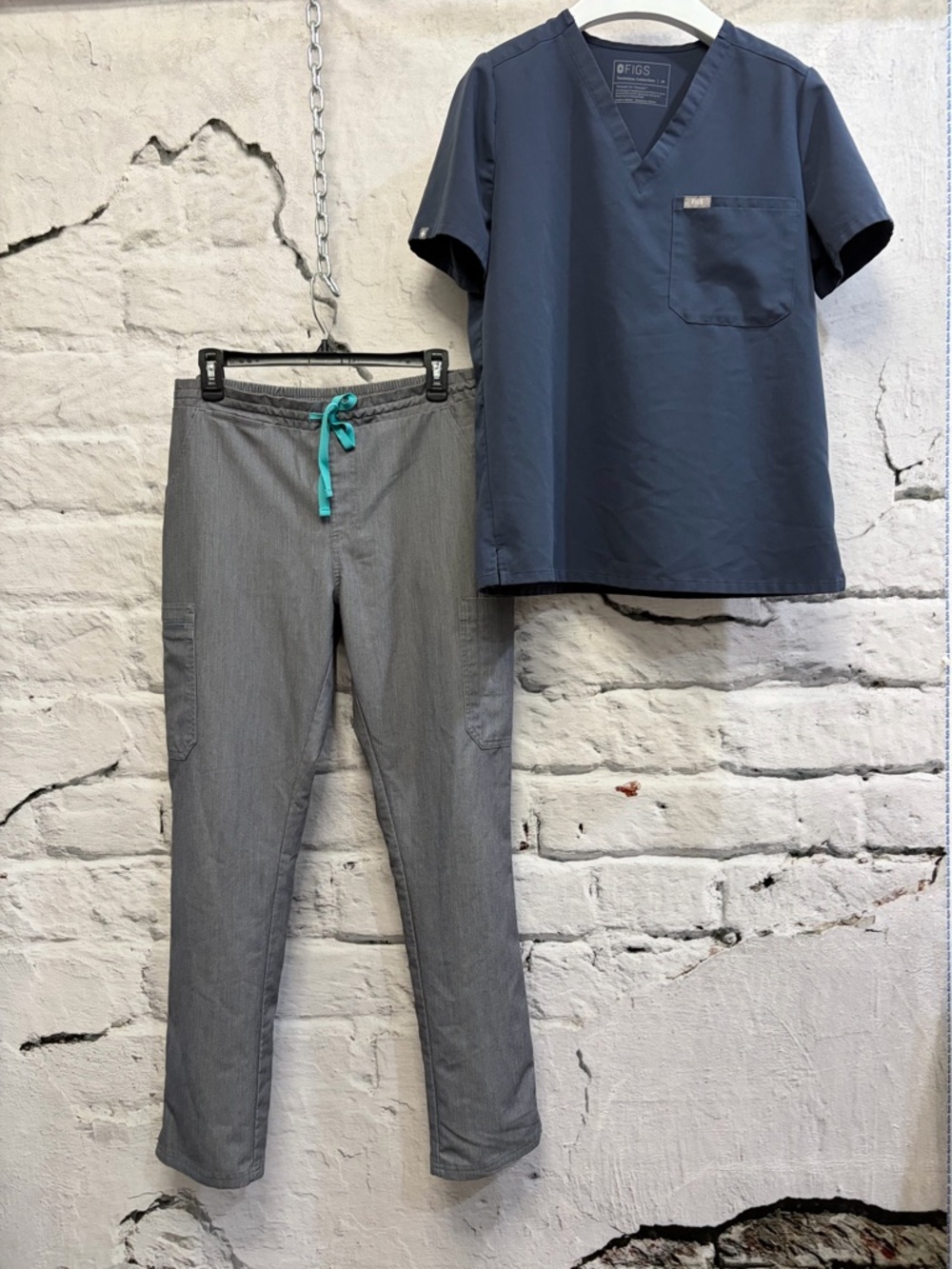 FIGS Raleigh Relaxed VNeck Scrub Top Navy High Waisted Yola Scrub Pants Graphite